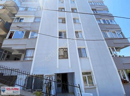 Re/max Şehir'den Çınarcık Çamlıkda Satılık Daire