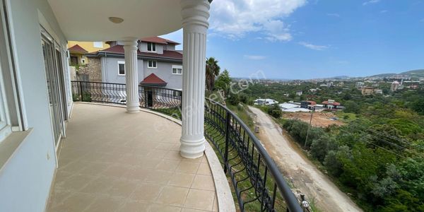 🏡 Alanya – Oba Kızılcaşehir’de Satılık Lüks Villa