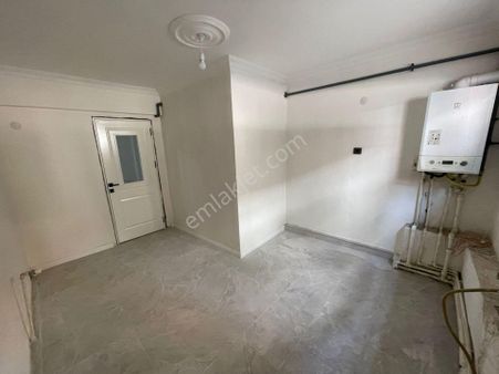 Altıntaşta Doğalgazlı Tadilatlı 2+1 Geniş Havadar Yarı Bodrum