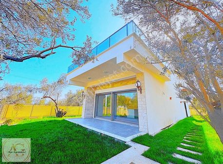 Arya'da Güre Merkezde Deniz Ve Dağ Manzaralı Bağımsız Villa