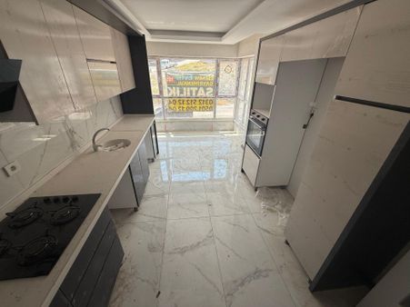 Keçiörende 3+1 Cadde Yakın Sıfır İskanlı Teras Balkonlu Öncepheli