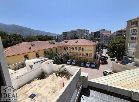 Manisa Sakarya Mah.8 Eylulhast.civ.sıfır3+1140m2daireler8.500000