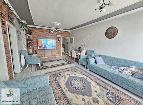 Yıldırım Emlak'tan Cumhuriyet Mah. 3+1 Ara Kat Daire