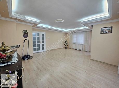 Yıldırım Emlak'tan Gazide En Guzel Caddede 3+1 Otoparklı Daıre