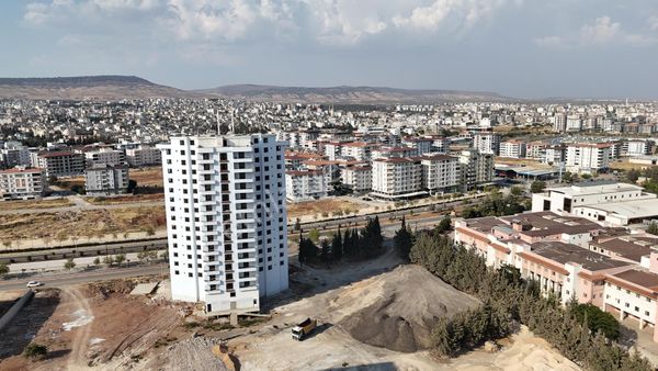 Uyaran 79 Gayrimenkulden Eski Hastane Yanı Kat Karşılığı H Max