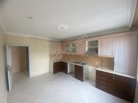 4+1 K.mutfak Metroya Yakın Doğalgazlı Fuul Ferah Çok Geniş Lüks Daire