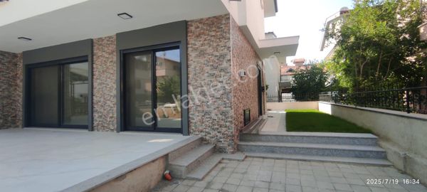 Kuşadası Güzelçamlıda Sıfır 4+1 Denize 50 Metre Müstakil Villa