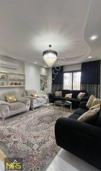 Mrs Gayrimenkulden Menderes Mahallesinde Satılık 1.kat 4+1 Daire