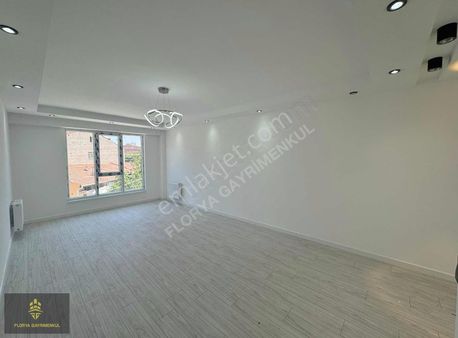 Sıfır Ebeveyn Banyolu Tei Ve Emniyet Yakını Geniş Ultra Lüks 3+1