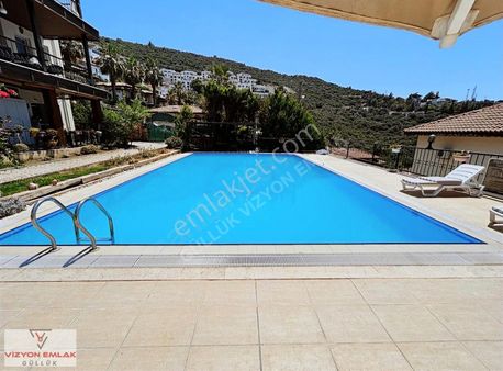 Güllük'te Havuzlu Site İçerisinde 3+1 Bakımlı Satılık Daire