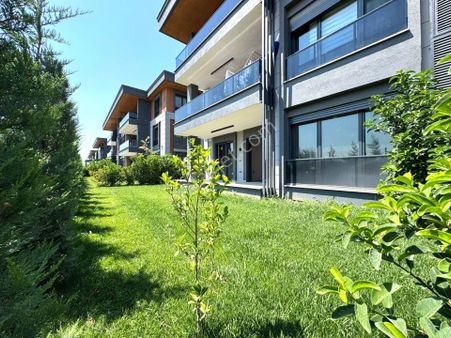 Cennetayağı'nın En Prestijli Sitesinde 2+1 Bahçe Katı Lüks Daire