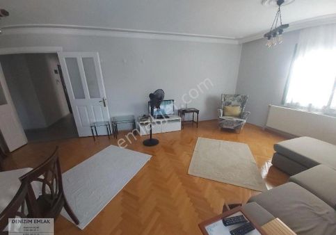 İzmir Karşıya Bahçelievler Mahallesinin Ee Güzel Sokağında Satılık 4+1 Ful Bkml Ara Kat Daire