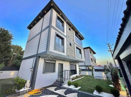 ▃▅▇leyal Grup▇▅▃köy İçi Merkezde Alt Yapılı Akıllı Ev Müstakil