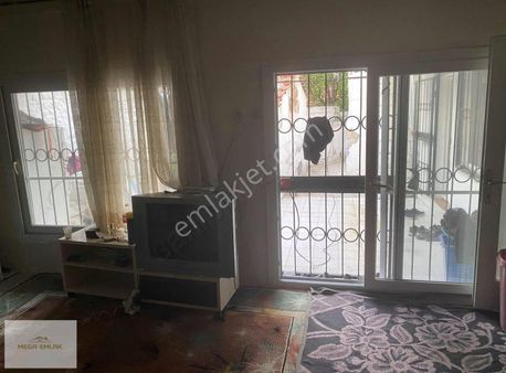 Mega Emlaktan Selçuk Mahallesinde Satılık Bahçeli Ev