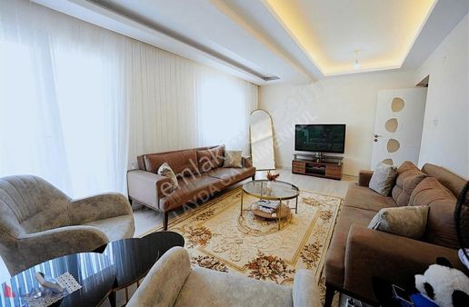 Layda'dan Buca Kozağaç Meydanda 2+1 Kapalı Mutfak Satılık Daire