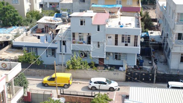 Levent Mahallesi'nde Satılık İki Katlı Geniş Oturumlu Müstakil Ev