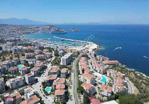 Kuşadası Marınada Akyar Konaklarında