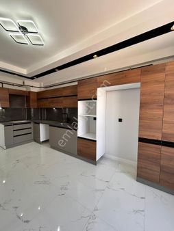 Pi Emlak'tan 3+1 Batıkent'te Ferah Daire