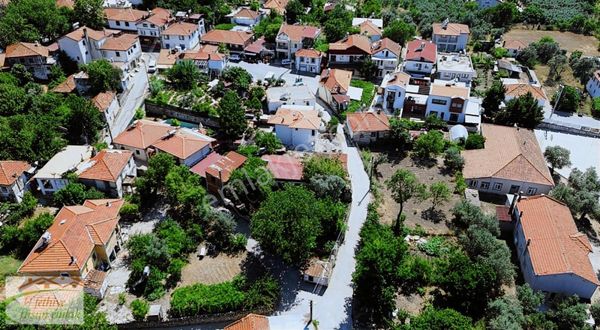 Füsun Emlak'tan Köy İçi Müstakil Arsa Ve Eski Taş Yapı Satılıktr