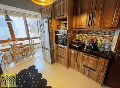 Korutürk Mah.site İçinde 3+1 Asansörlü Otoparklı