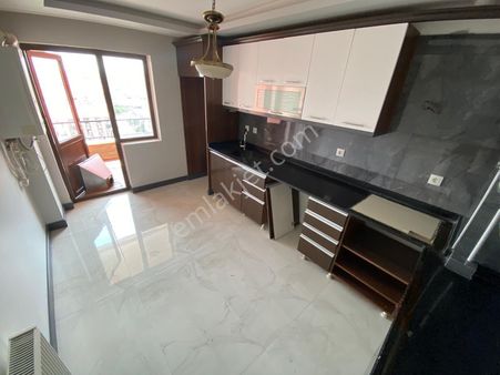 H.gazi P.pazari Arkasında 3 Kat 3+1 Komple Full Tadilat Yapıldı Masrafsız Dairemiz