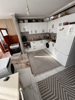 Pınar Mahallesinde Satılık Zemin Kat Dükkan 4 Katlı Müstakil Ev