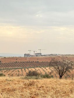 Özkanlardan Oguzeli Toki Konutları Karşısında 20.045 Mt Arazi