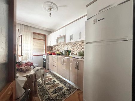 Yükselden Camivasatta Merkezi Konumda Ayrı Mutfak Panjurlu 3+1