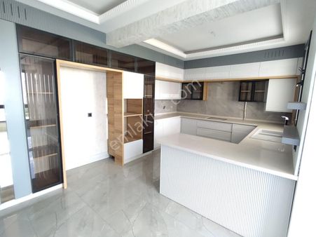 75 'in En Güzel Yerinde 3.5+1 Baran Polat Lüks Satılık Daire