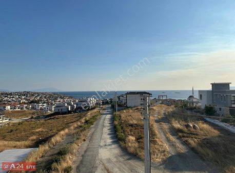 Seferihisar Akarca'da Deniz Manzaralı Havuzlu Lüx Villa