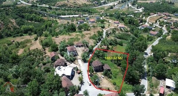 Aktapudan Nuhlar'nasırlı Köy İçi Satılık 1.669 M2 Arsa Kargır Ev