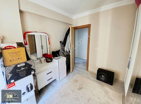 Sm Gayrimenkul'den 2+1 Arakat Kapalı Mutfak Acil Satılık Daire''