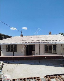 Bahçeli, Hayvan Sayalı, Otoparklı Köy Evi