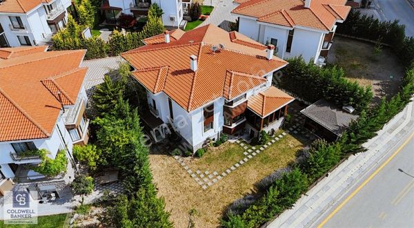 Alacaatlıda Tam Müstakil, Asansörlü, 7+2 Ultra Lüks Villa