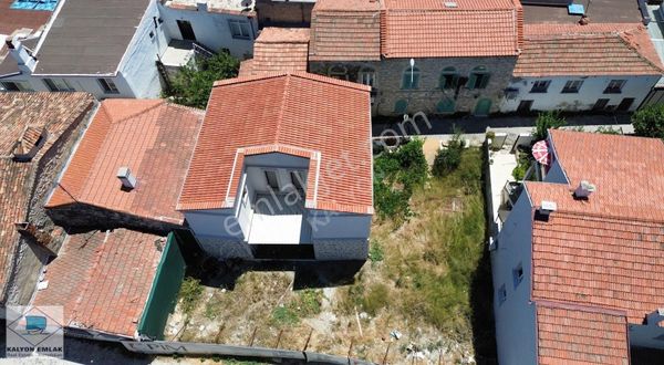 Alaçatı'nın Kalbinde Satılık Kemalpaşa Cad. Komşu İmarlı Arsa