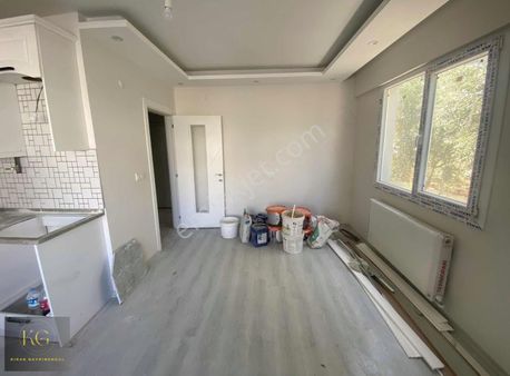 Manisa Yunusemre Muradiye Ana Caddeye Yakın Konumda 2+1 Daire