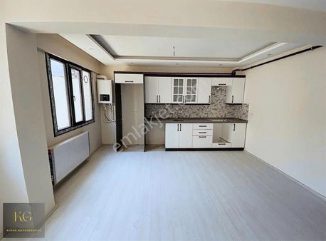 Manisa Muradiye Merkezde 2+1 Açık Mutfak Fırsat Daire !!!