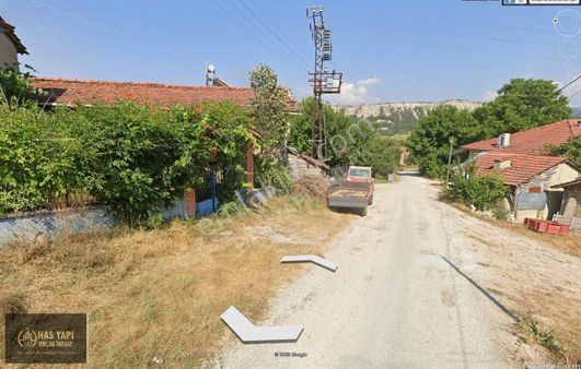 Bilecik Yenipazar Yumaklı'da Köy İcinde Yola 25 M. Cepheli