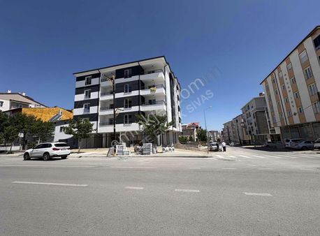 Kabze Emlak Sivas Fatih Mh'de Cadde Üzerinde Satılık Dükkanlar..