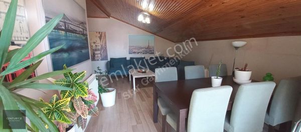 Century 21 Stardan Kemerburgazda Ferah Çift Balkonlu Daire