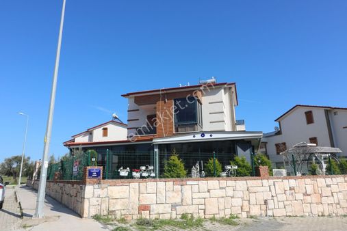 Didim, Altınkum'da, Havuzlu Sitede, Muhteşem Tripleks Villa