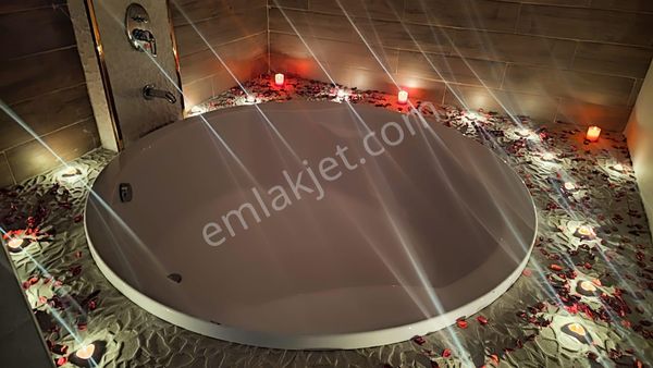 --- Reco Turızm --- Günlük Apart Daireler --- 1+1 Lüks Küvetli 165" Tv Konaklama ---