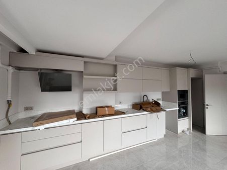 Selçuk Merkez'de Lüks Sıfır Daire! 2 +1