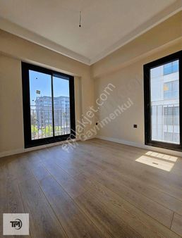 Üniversite Yakını 1+1 Sıfır Köşe Daire