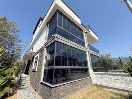 🔵🔵 Güç Gayrimenkul'den Zeytinli'de Kazdağları Manzaralı Çift Teraslı Ebeveynli Lüx 3+1 Villa
