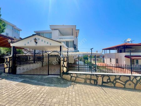 Kuşadası Soğucak'ta Deniz Manzaralı Masrafsız 5+1 Yazlık
