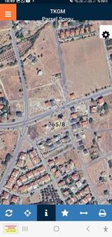 Mordoğan Emlaktan Merkezde Anayola 2.sırada 300m Satılık Arsa