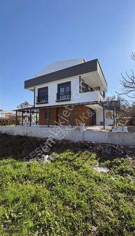 İzmir Dikili Satılık Gülkent Sitesinde Lüks Triplex Villa