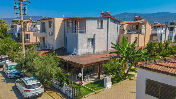 Kuşadası Davutlar Sahilde Köşe Konumlu 5+1 Tripleks Villa