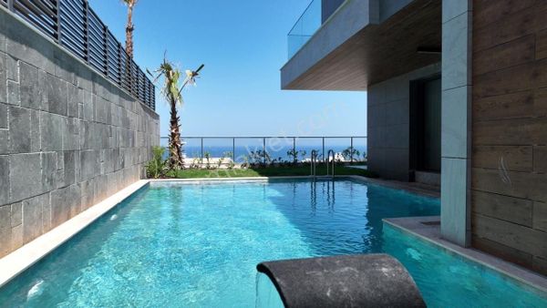 Kuşadası Ful Deniz Manzaralı Süper Lüks Müstakil Villa